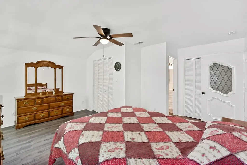 208 Southshore Drive Lone Star TX 75668