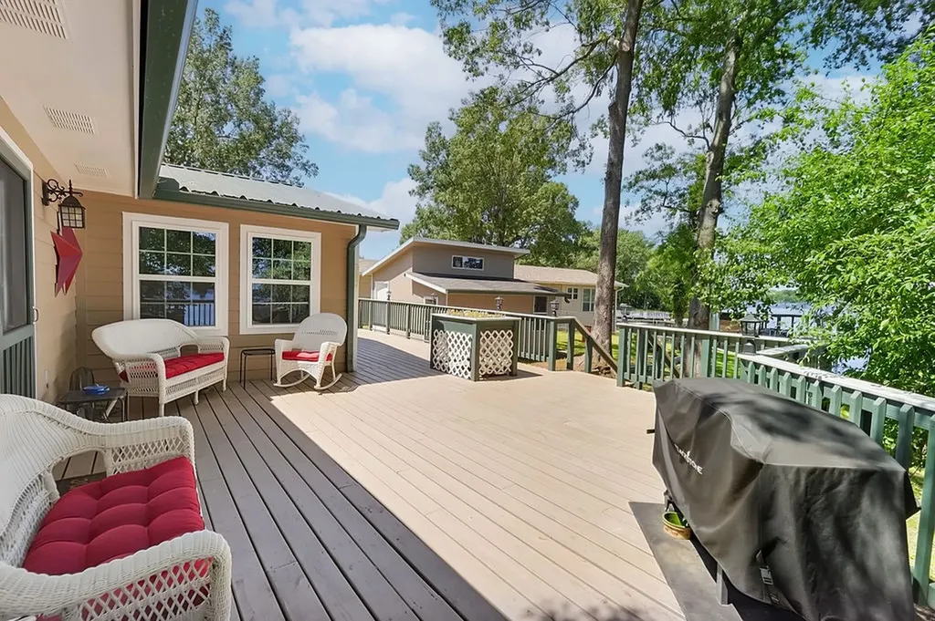 208 Southshore Drive Lone Star TX 75668