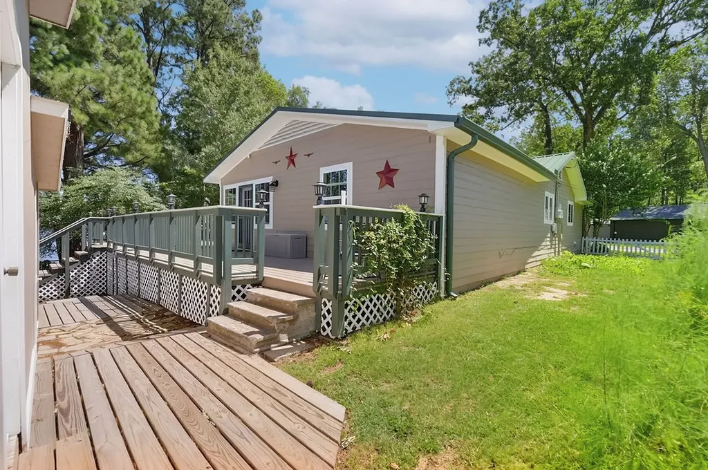 208 Southshore Drive Lone Star TX 75668