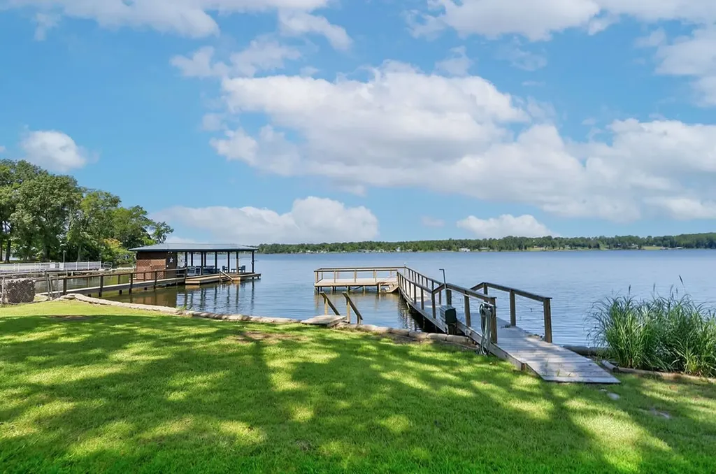 208 Southshore Drive Lone Star TX 75668