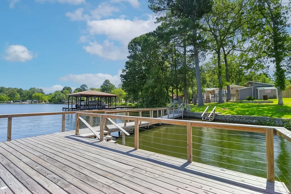 208 Southshore Drive Lone Star TX 75668