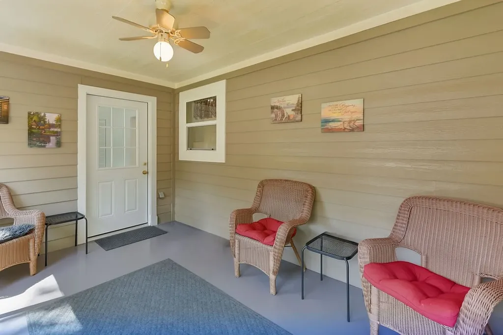 208 Southshore Drive Lone Star TX 75668