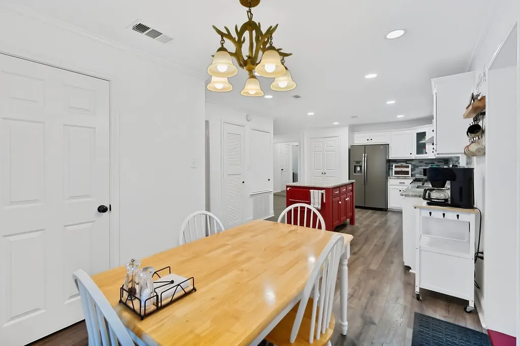 208 Southshore Drive Lone Star TX 75668