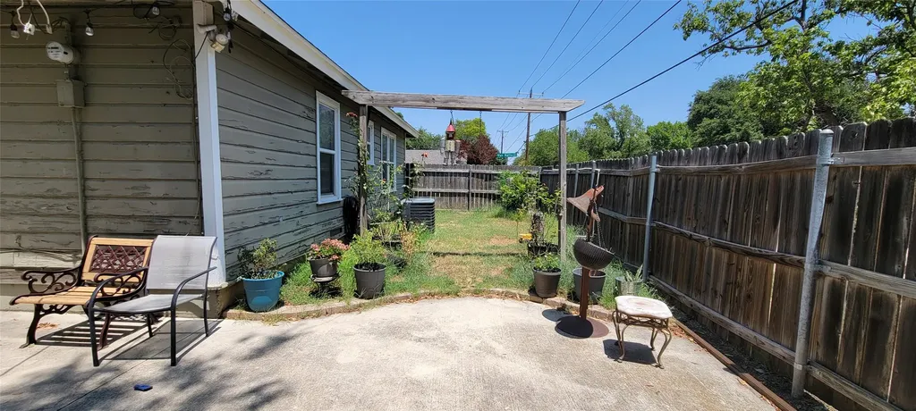 6840 Van Natta Lane Fort Worth TX 76112