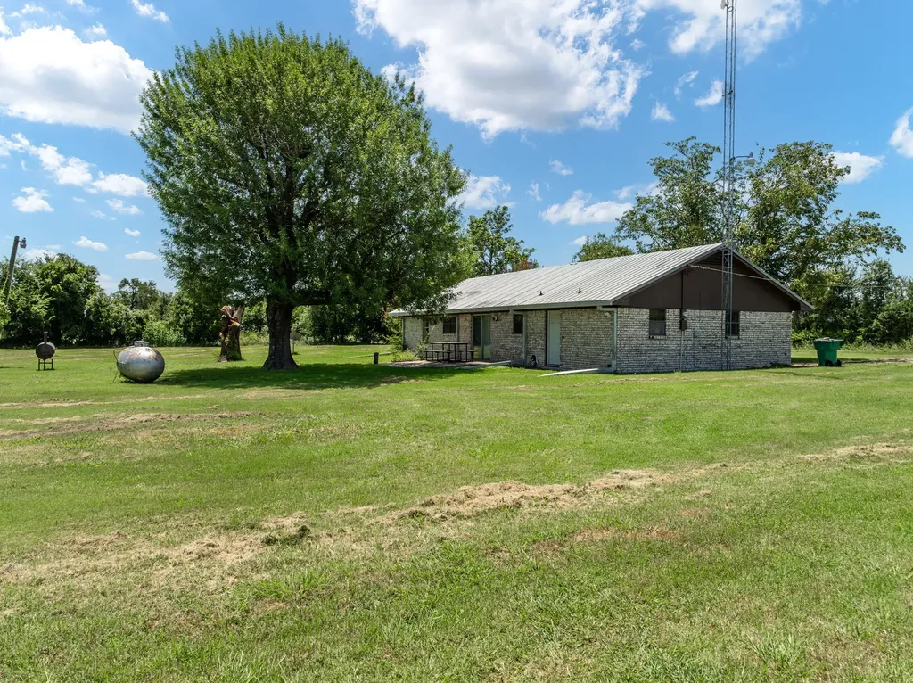188 County Road 345 Rosebud TX 76570