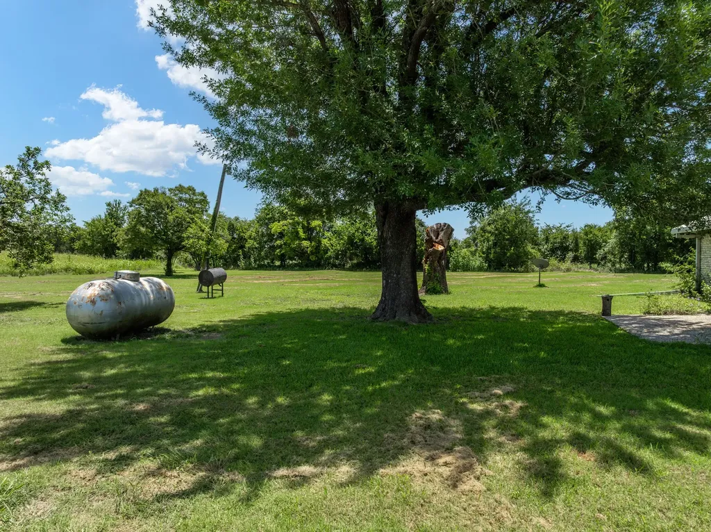 188 County Road 345 Rosebud TX 76570
