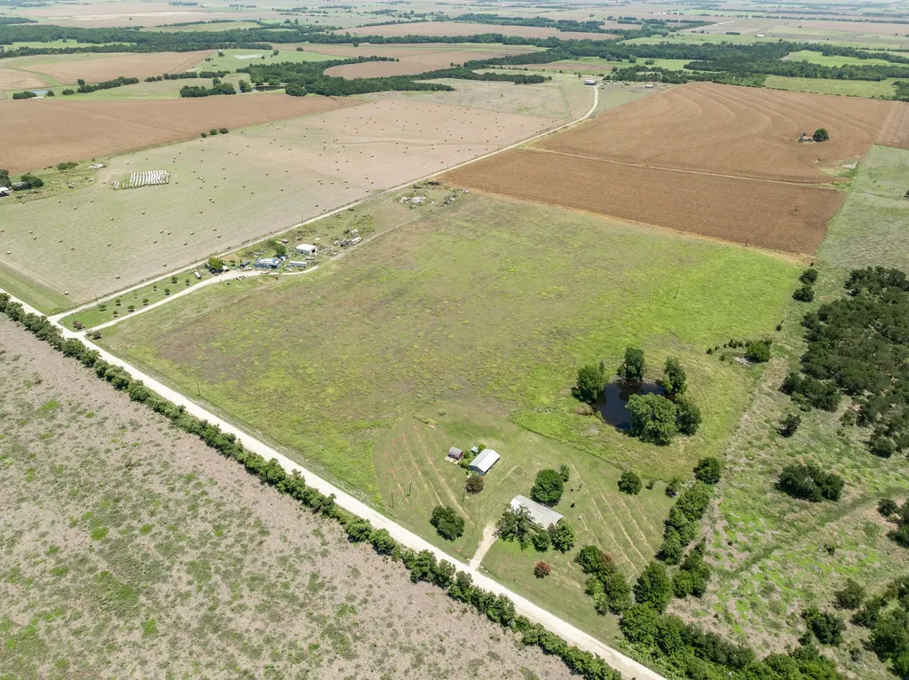188 County Road 345 Rosebud TX 76570