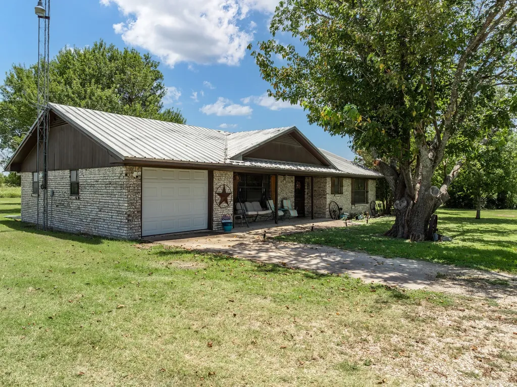 188 County Road 345 Rosebud TX 76570
