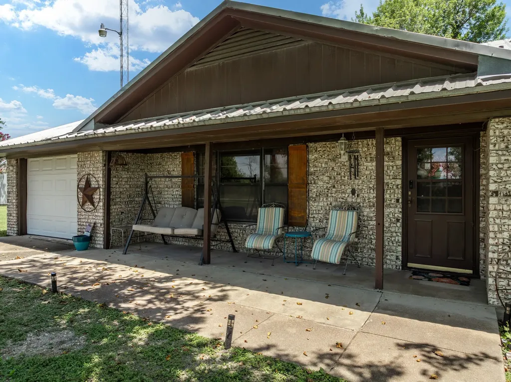 188 County Road 345 Rosebud TX 76570