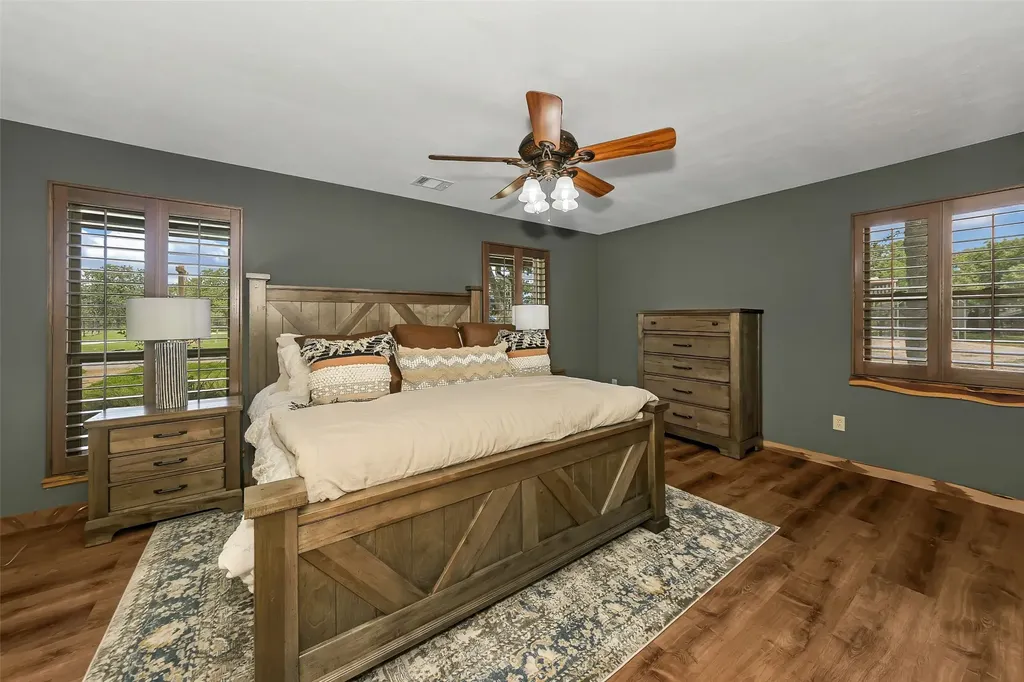 3911 N Highway 281 Mineral Wells TX 76067