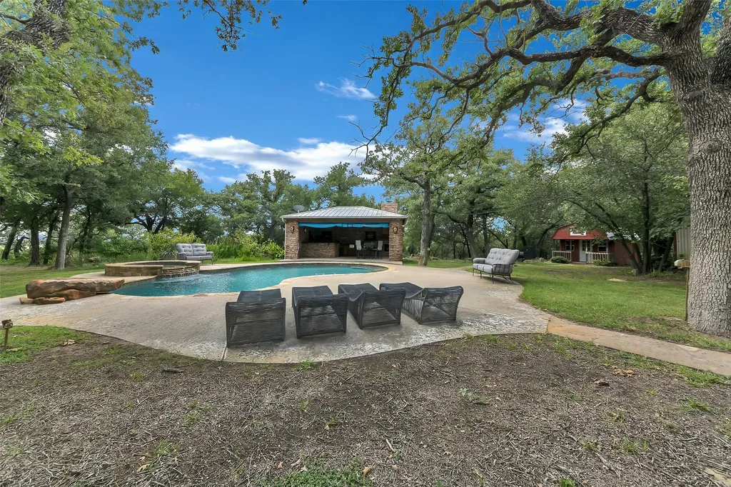 3911 N Highway 281 Mineral Wells TX 76067