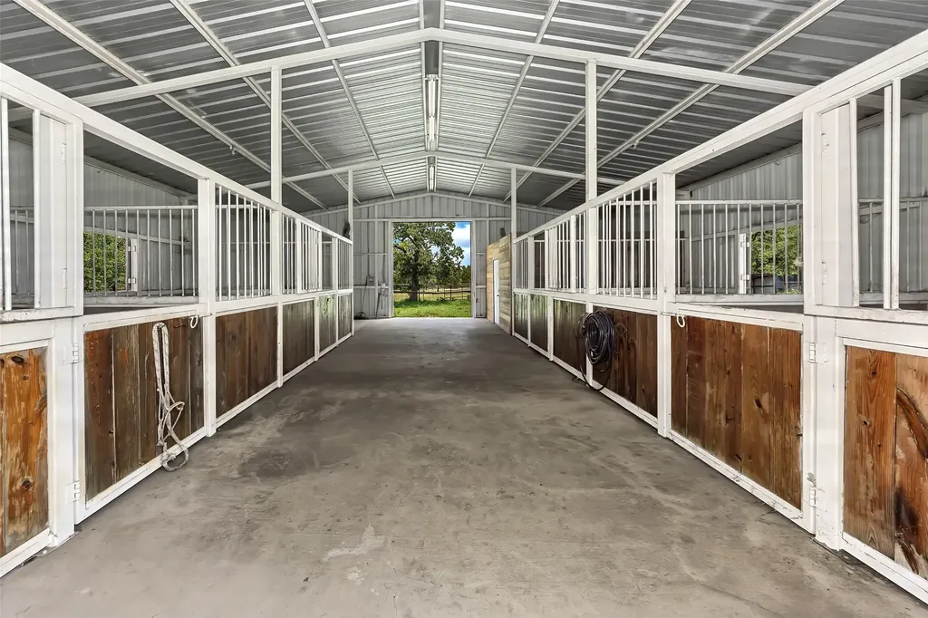 3911 N Highway 281 Mineral Wells TX 76067