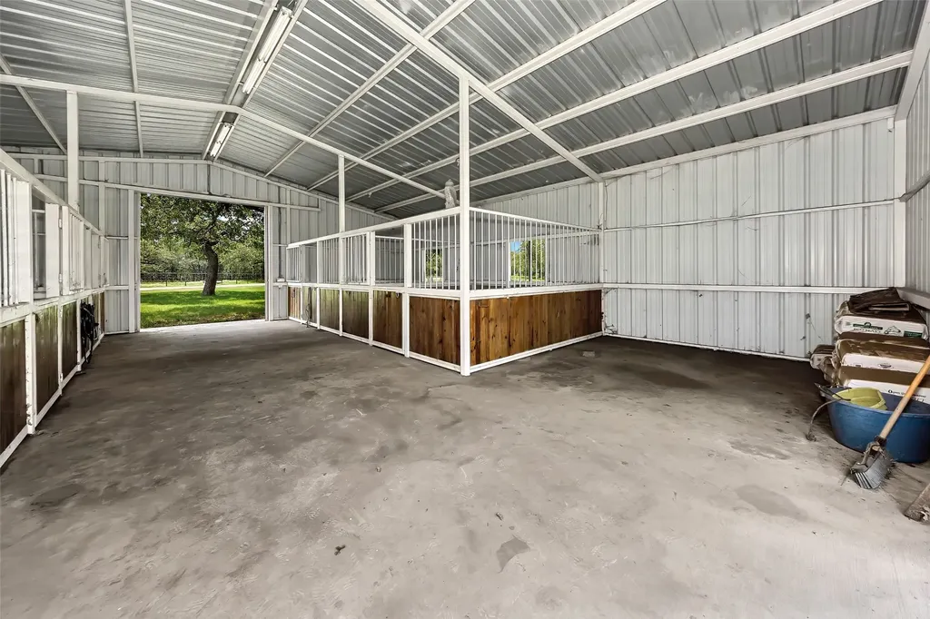 3911 N Highway 281 Mineral Wells TX 76067