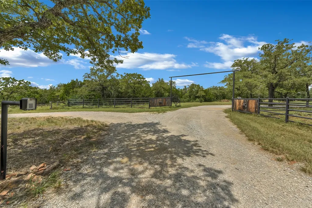 3911 N Highway 281 Mineral Wells TX 76067