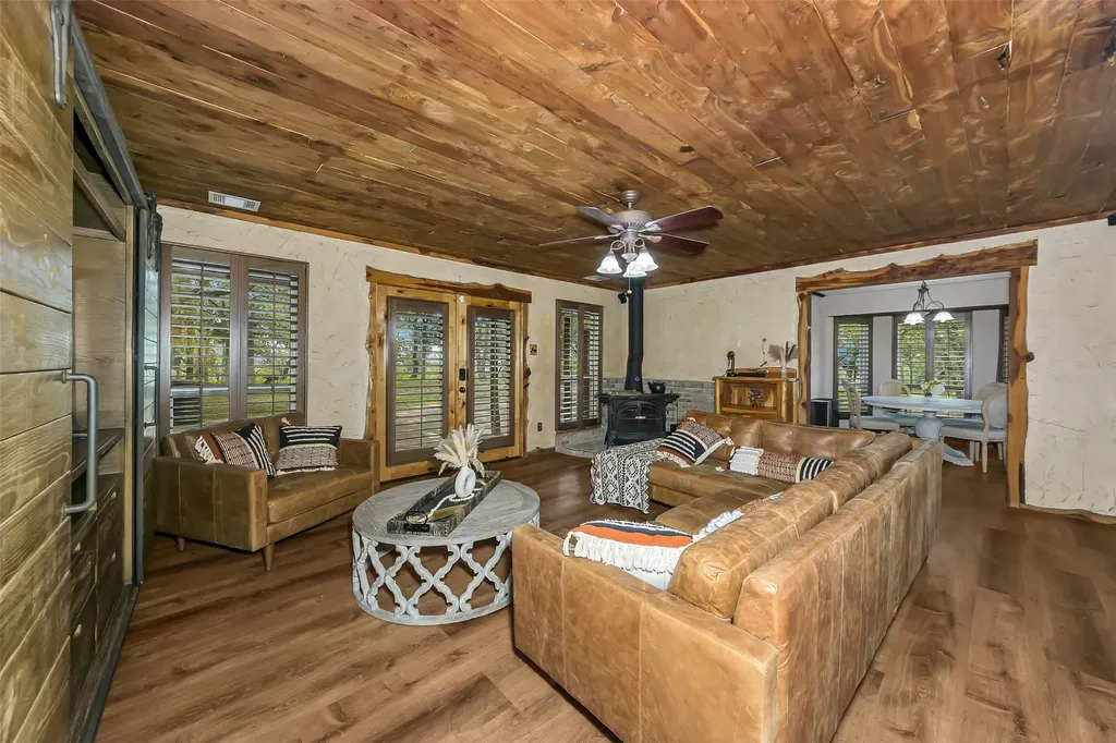 3911 N Highway 281 Mineral Wells TX 76067