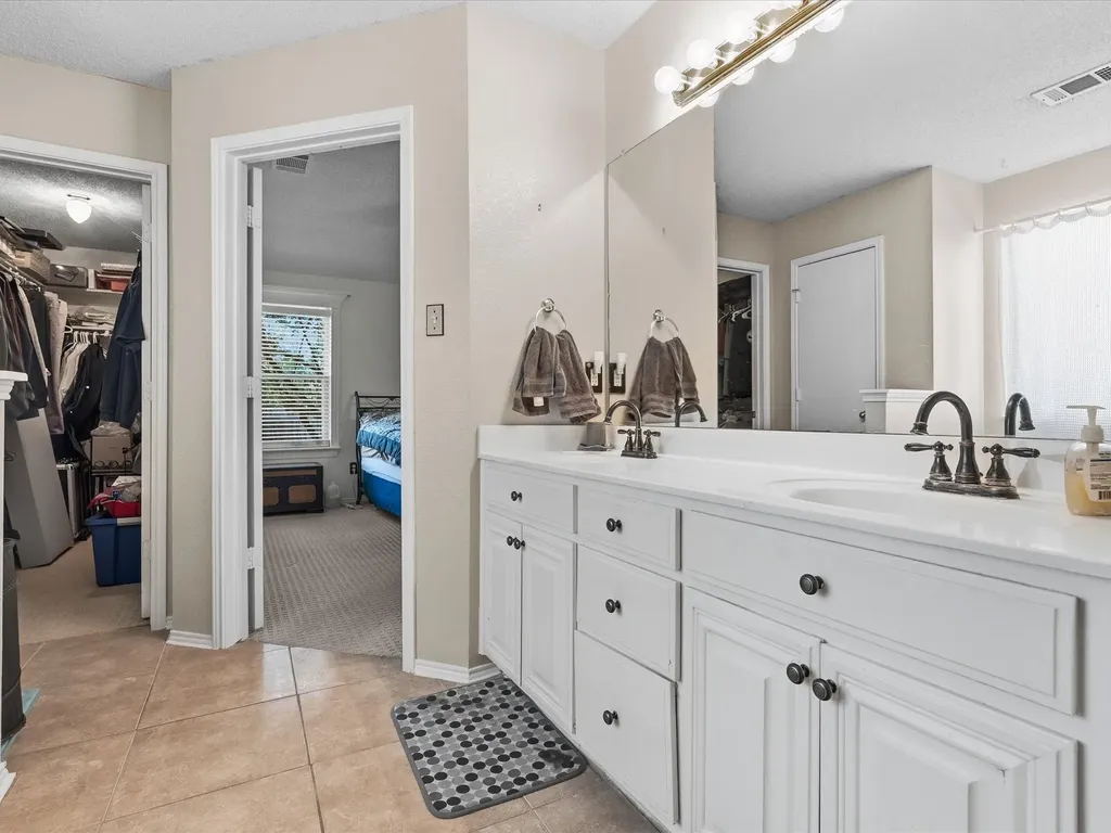 508 Road Runner Drive Arlington TX 76002
