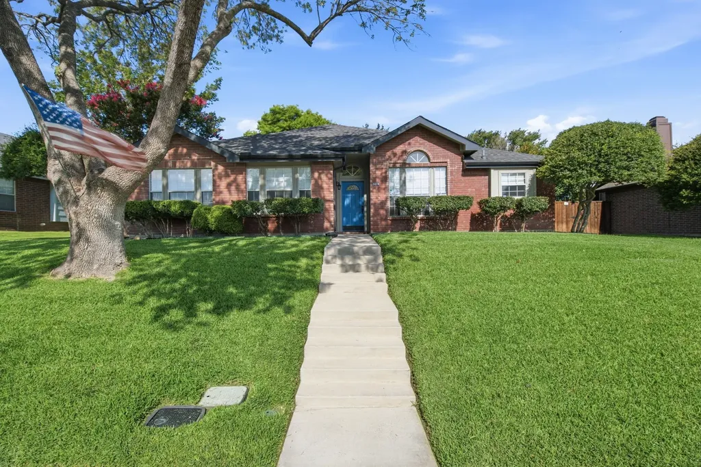 2074 Briarcliff Road Lewisville TX 75067