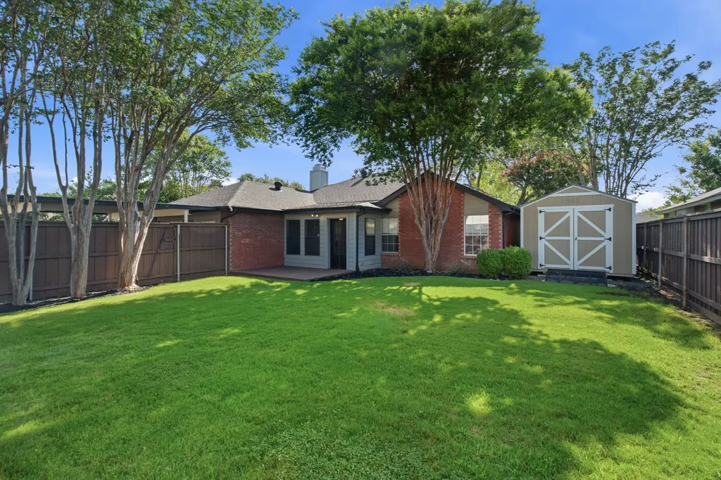 2074 Briarcliff Road Lewisville TX 75067