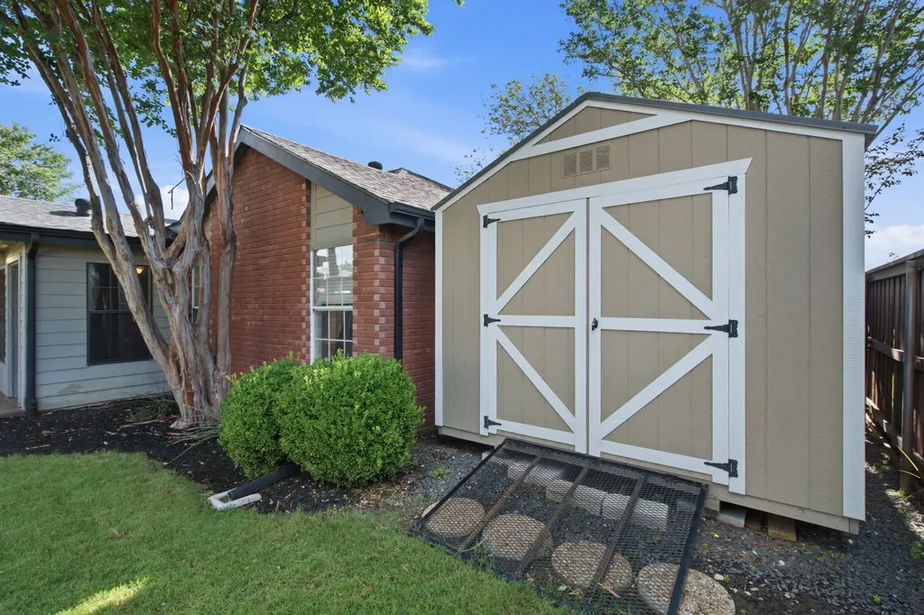 2074 Briarcliff Road Lewisville TX 75067
