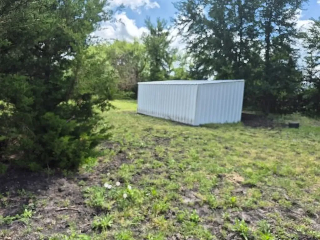 9561 N Tx-50 Highway Ladonia TX 75449