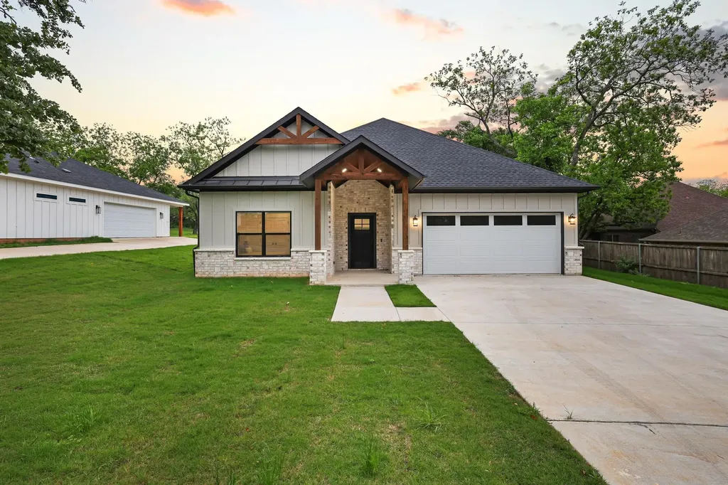 1838 S Park Avenue Denison TX 75020