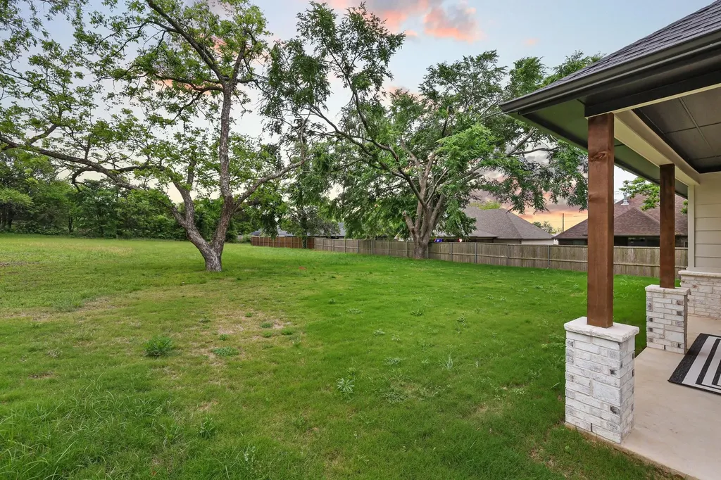 1838 S Park Avenue Denison TX 75020