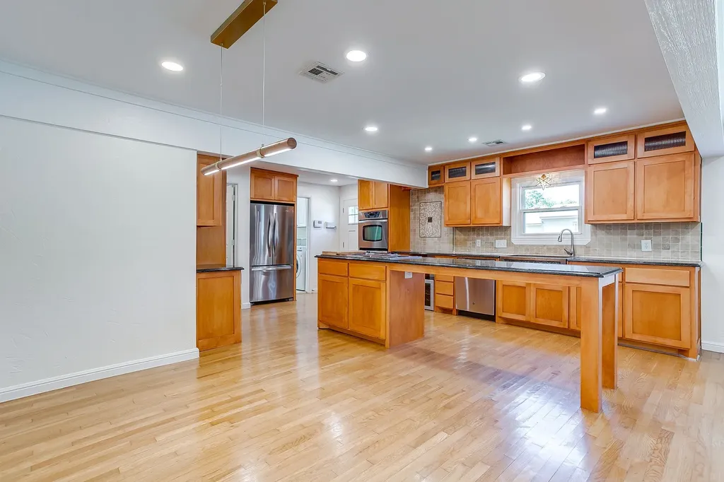 4237 Geddes Avenue Fort Worth TX 76107