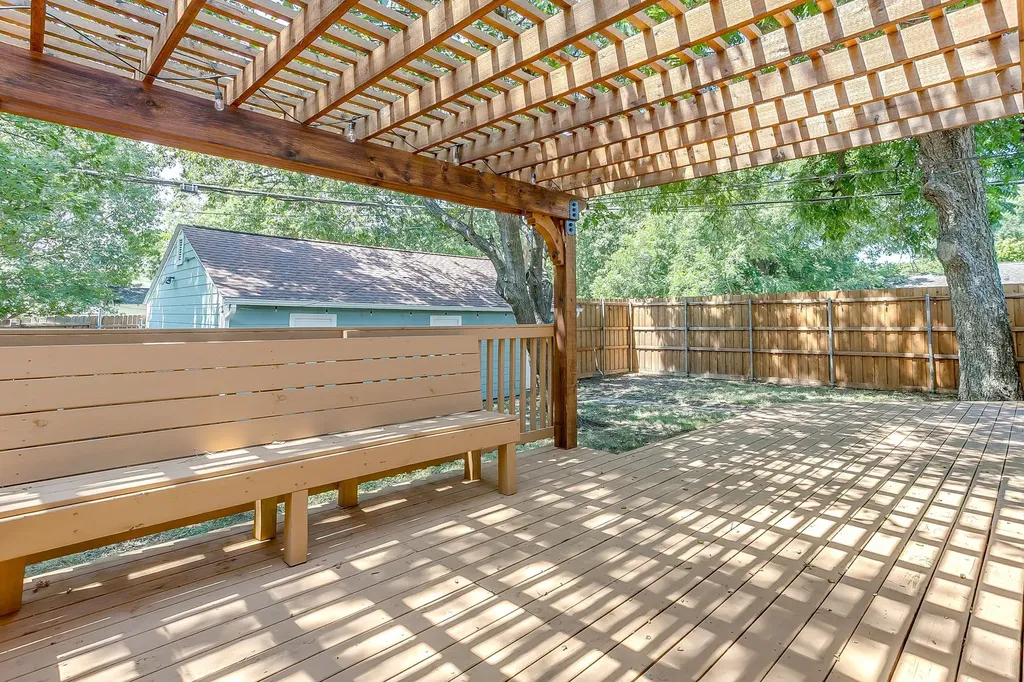4237 Geddes Avenue Fort Worth TX 76107