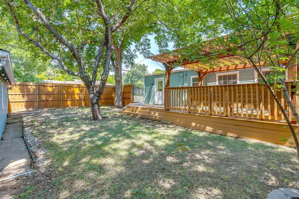 4237 Geddes Avenue Fort Worth TX 76107