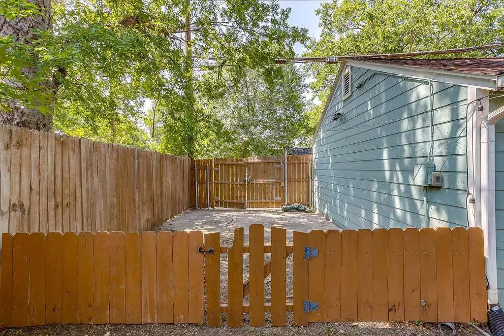 4237 Geddes Avenue Fort Worth TX 76107