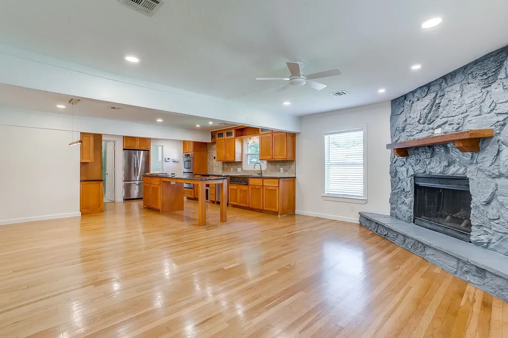 4237 Geddes Avenue Fort Worth TX 76107
