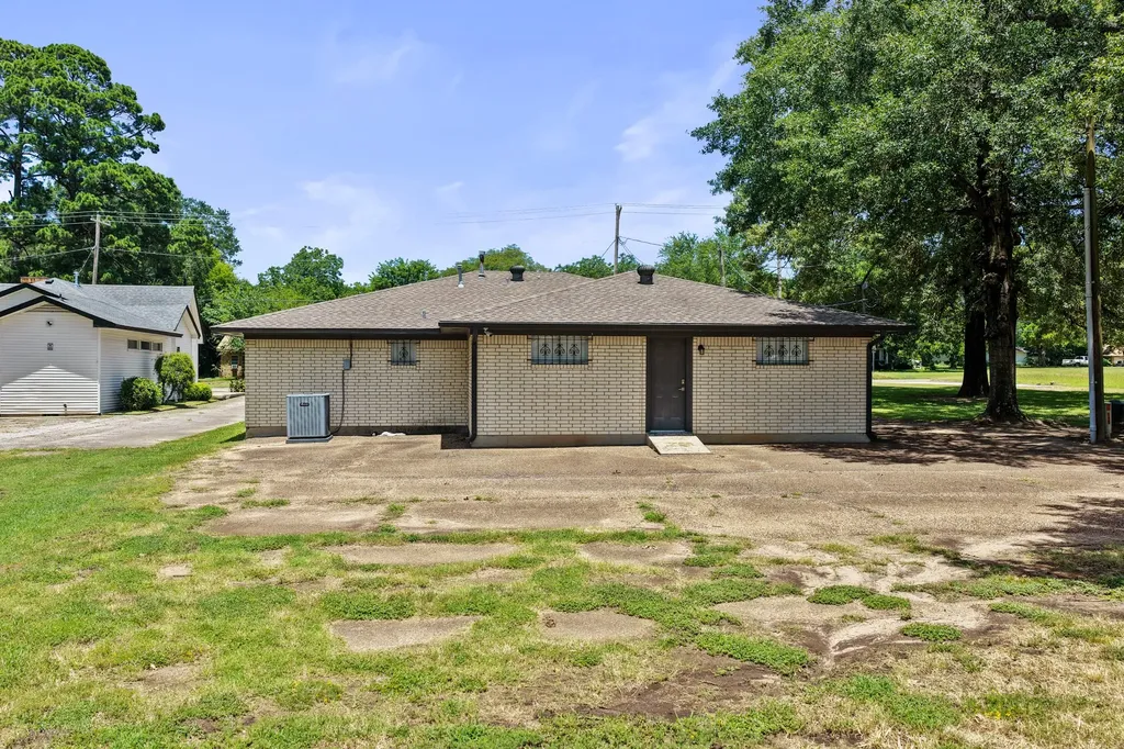 502 Quitman Street Pittsburg TX 75686