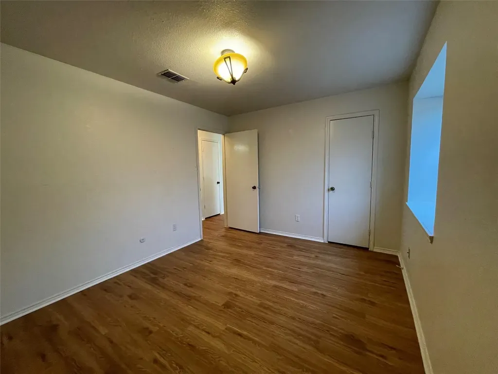 27 E Mountain Creek Court Grand Prairie TX 75052
