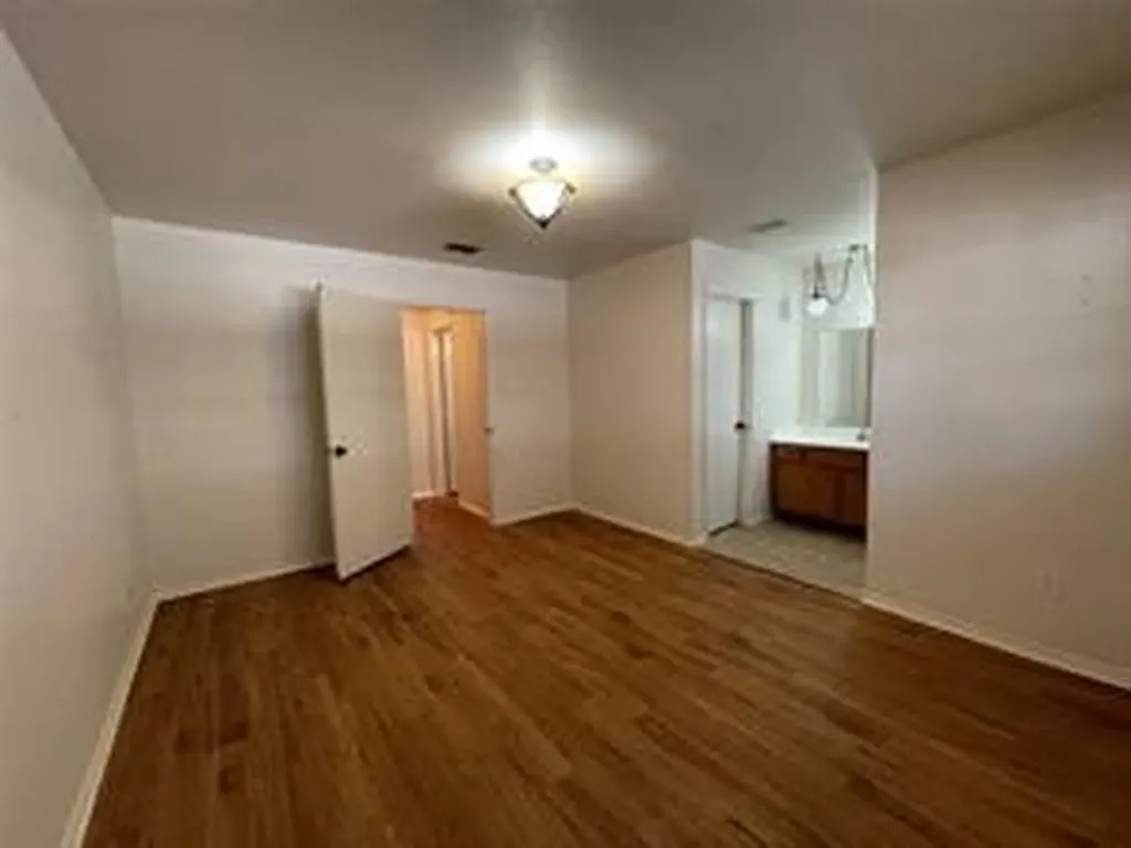 27 E Mountain Creek Court Grand Prairie TX 75052