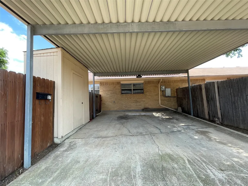 27 E Mountain Creek Court Grand Prairie TX 75052