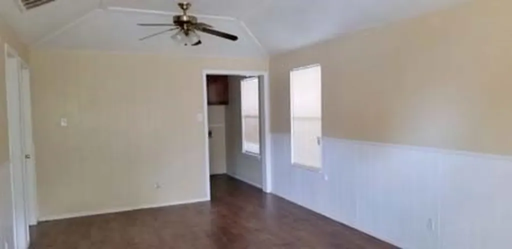 105 E Tyler Street Ennis TX 75119