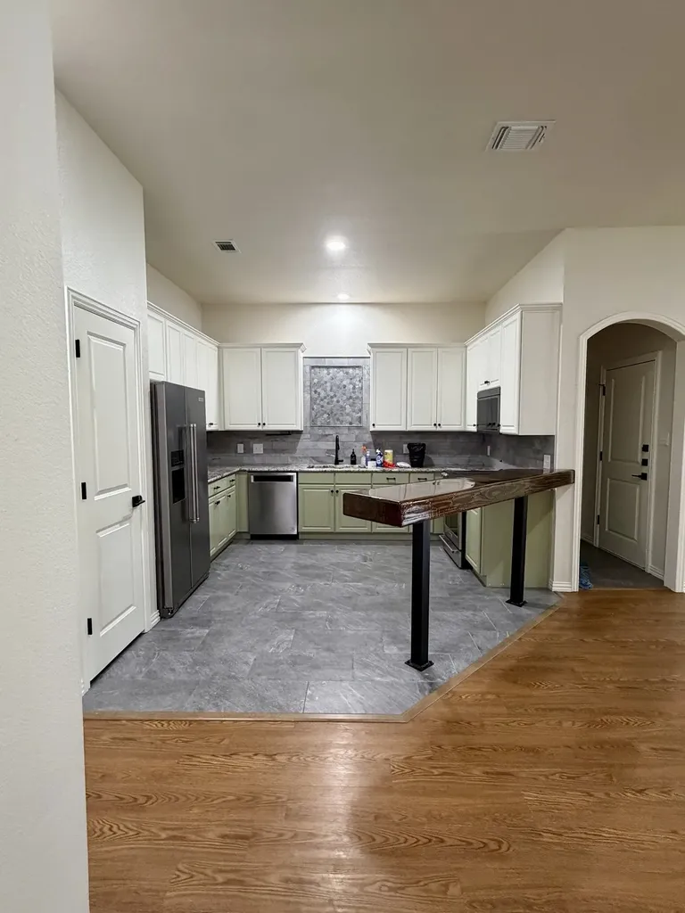 1001 Roberts Bend Granbury TX 76048