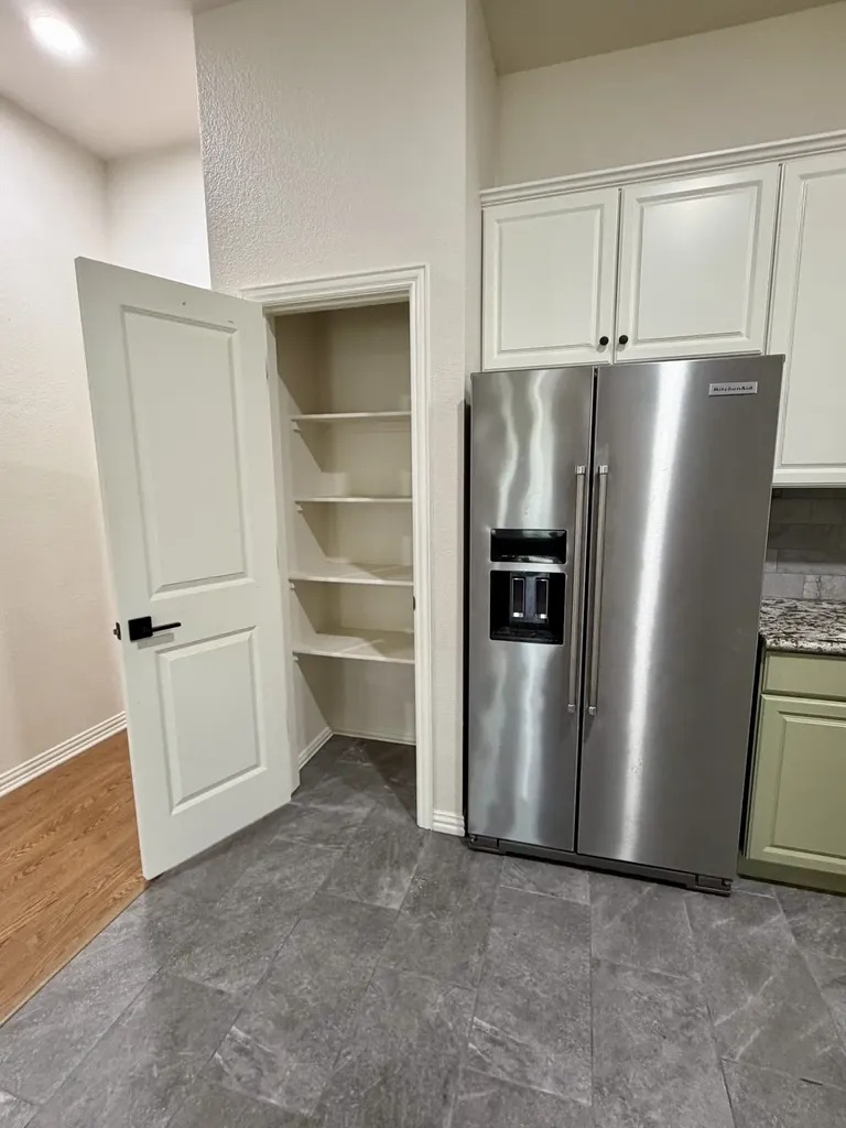 1001 Roberts Bend Granbury TX 76048