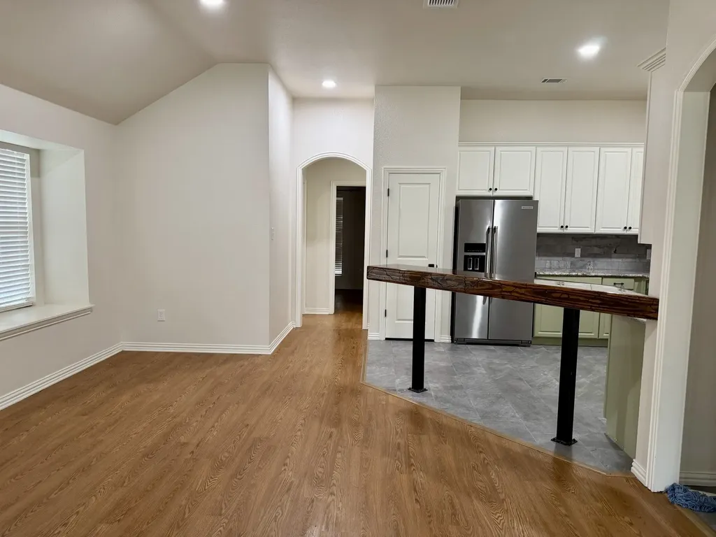 1001 Roberts Bend Granbury TX 76048