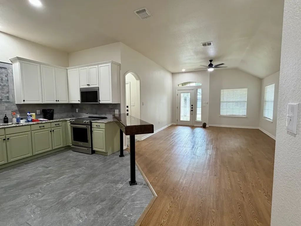 1001 Roberts Bend Granbury TX 76048