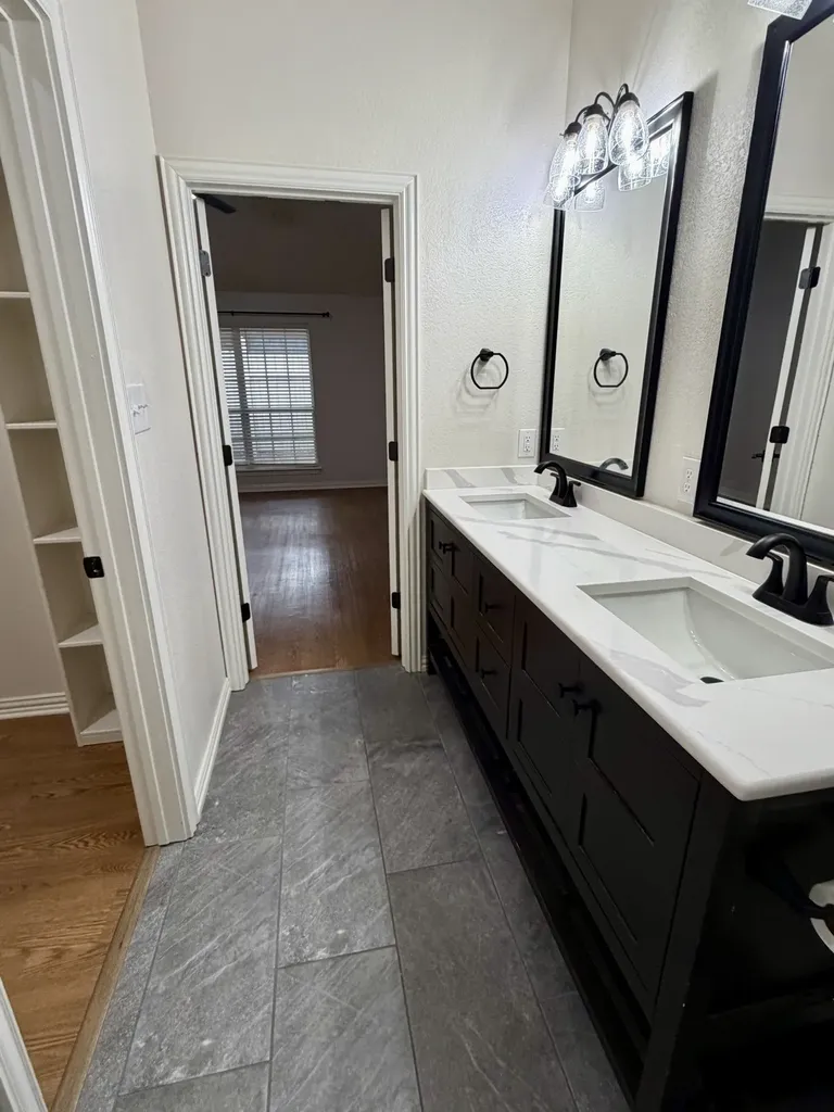 1001 Roberts Bend Granbury TX 76048