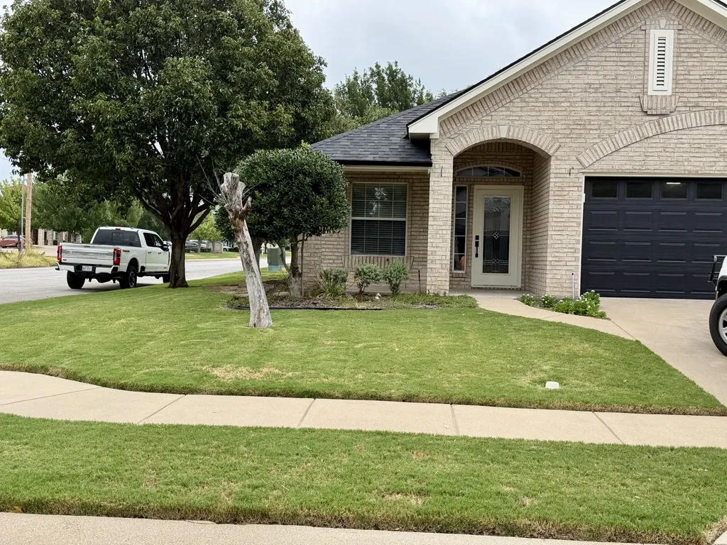 1001 Roberts Bend Granbury TX 76048