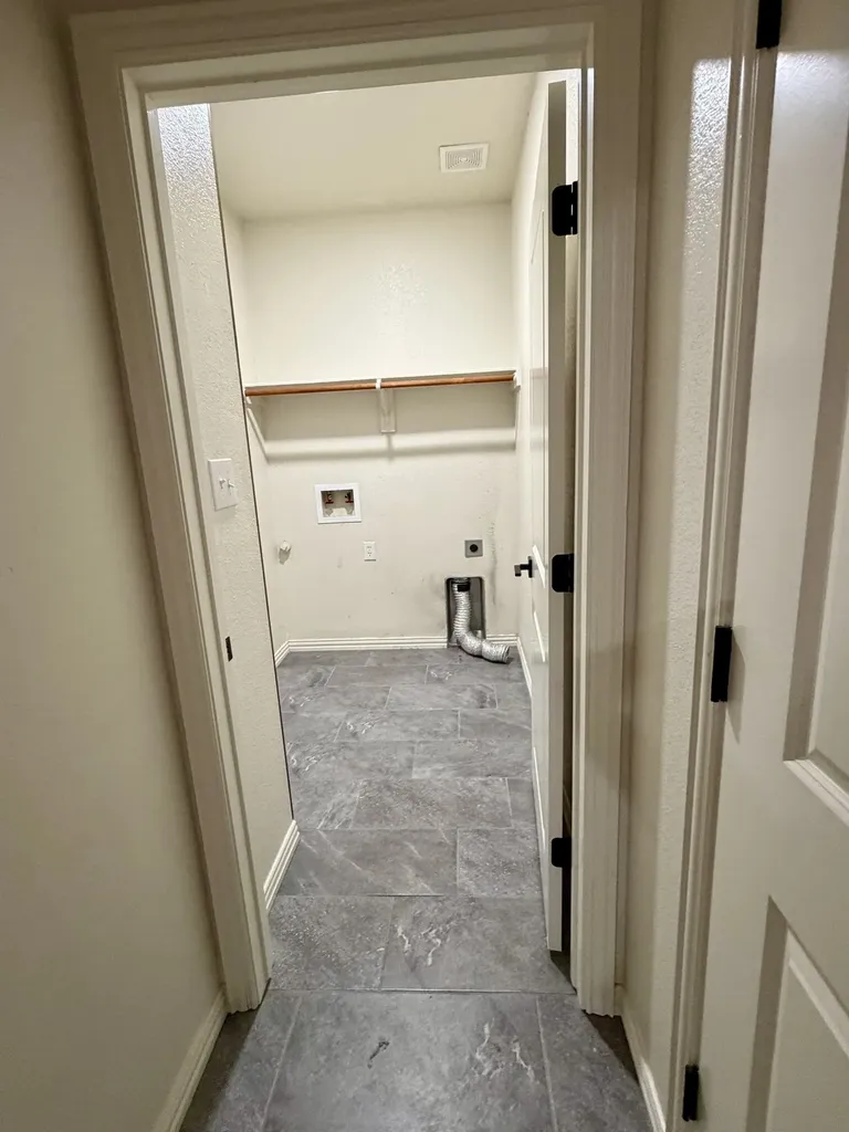 1001 Roberts Bend Granbury TX 76048