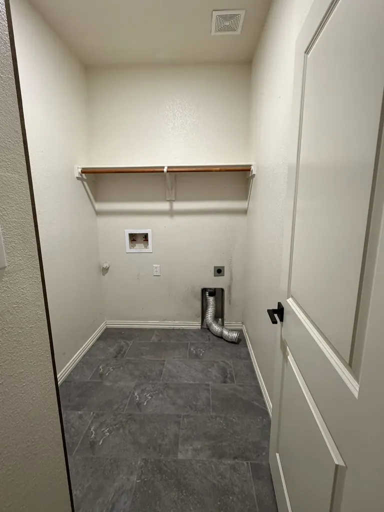 1001 Roberts Bend Granbury TX 76048