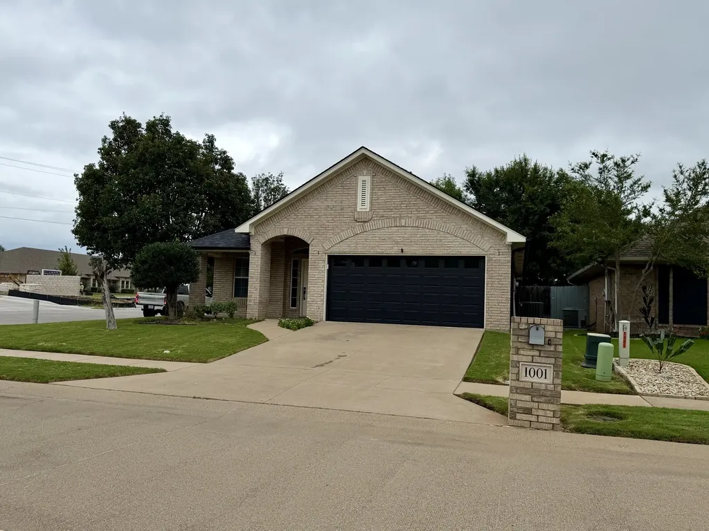 1001 Roberts Bend Granbury TX 76048