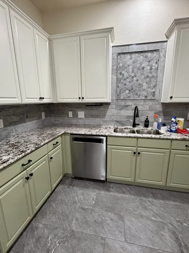 1001 Roberts Bend Granbury TX 76048