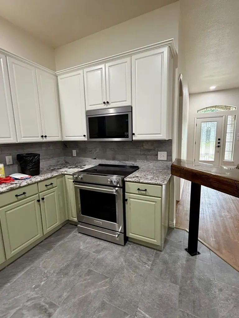 1001 Roberts Bend Granbury TX 76048