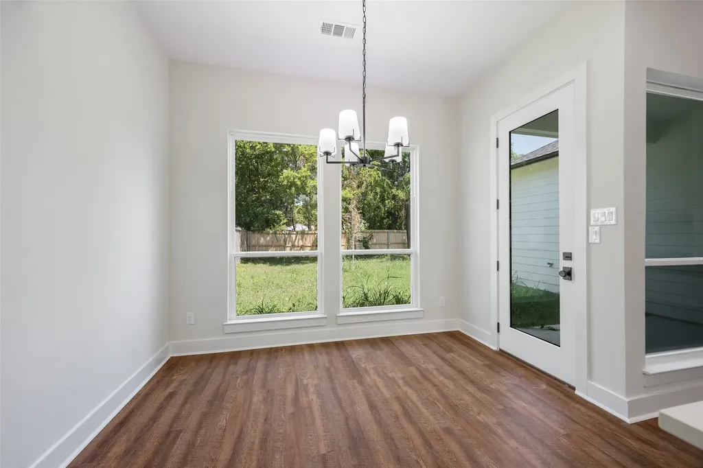 3711 Metropolitan Avenue Dallas TX 75210