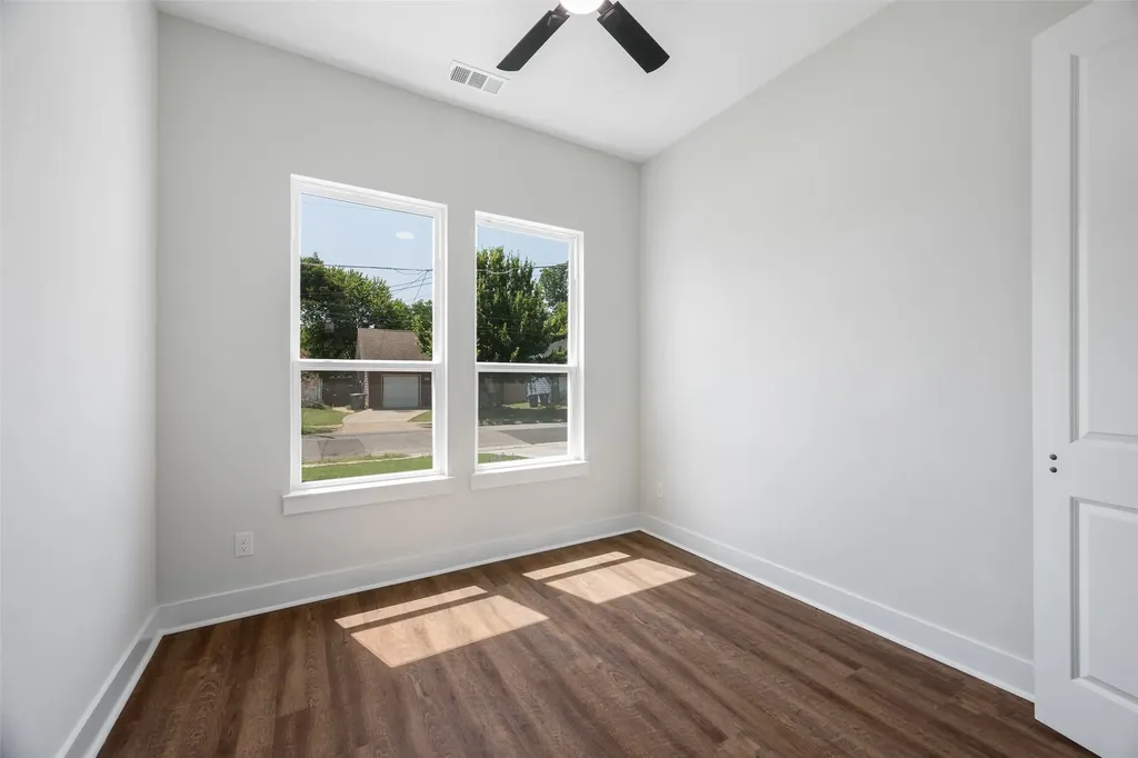 3711 Metropolitan Avenue Dallas TX 75210