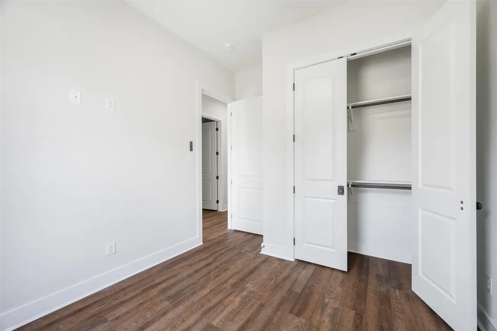 3711 Metropolitan Avenue Dallas TX 75210